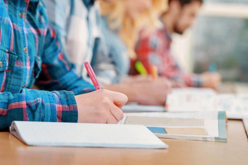 Ministerul Educației țintește la o rată de promovabilitate de 70% a examenelor de clasa a IX-a în 2025.