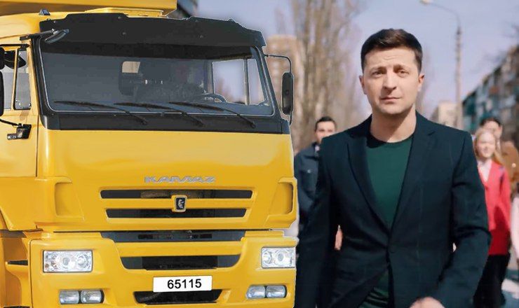 Штаб Порошенко опубликовал ролик, на котором его соперника Владимира Зеленского сбивает грузовик.
