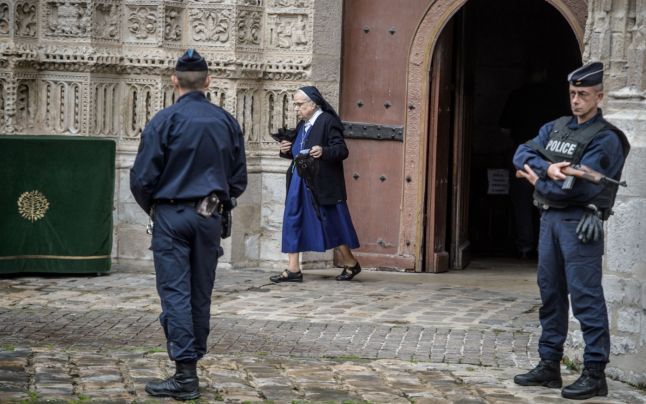 Focuri de armă în apropiere de Notre-Dame din Paris.