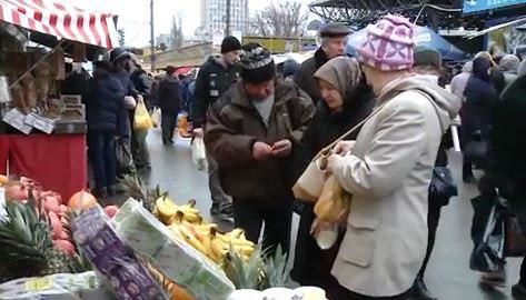 Сельчане и пенсионеры готовятся скромно встретить Новый год.