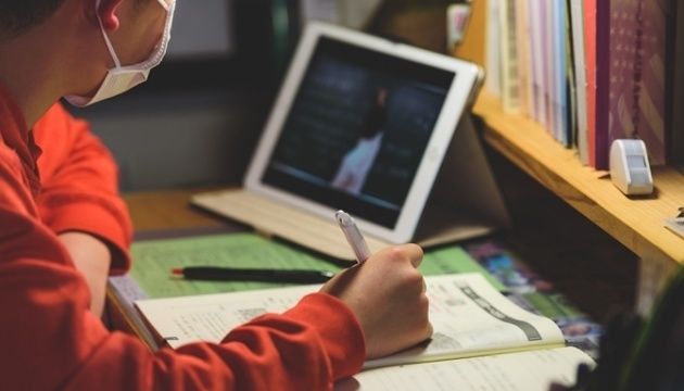 Родители создали онлайн-петицию с просьбой отказаться от продления осенних каникул. Коллаж: zdg.md