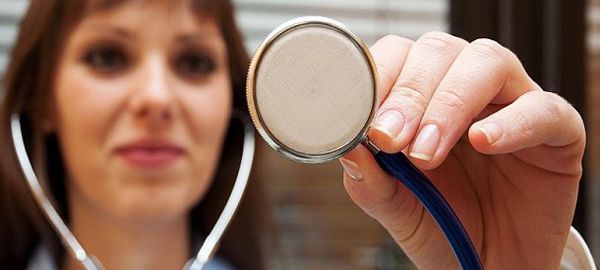 По данным профсоюза, в прошлом году самые высокие зарплаты получали врачи центров здоровья.
