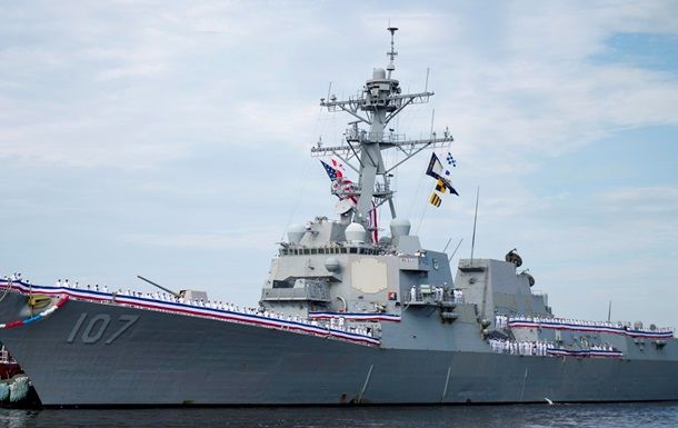 Американский эсминец Gravely.