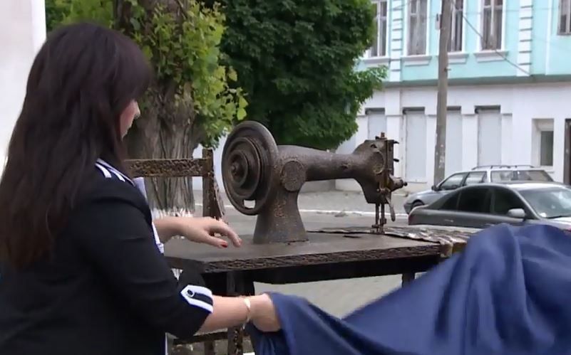 В Тирасполе отмечают юбилей самой известной швеи.