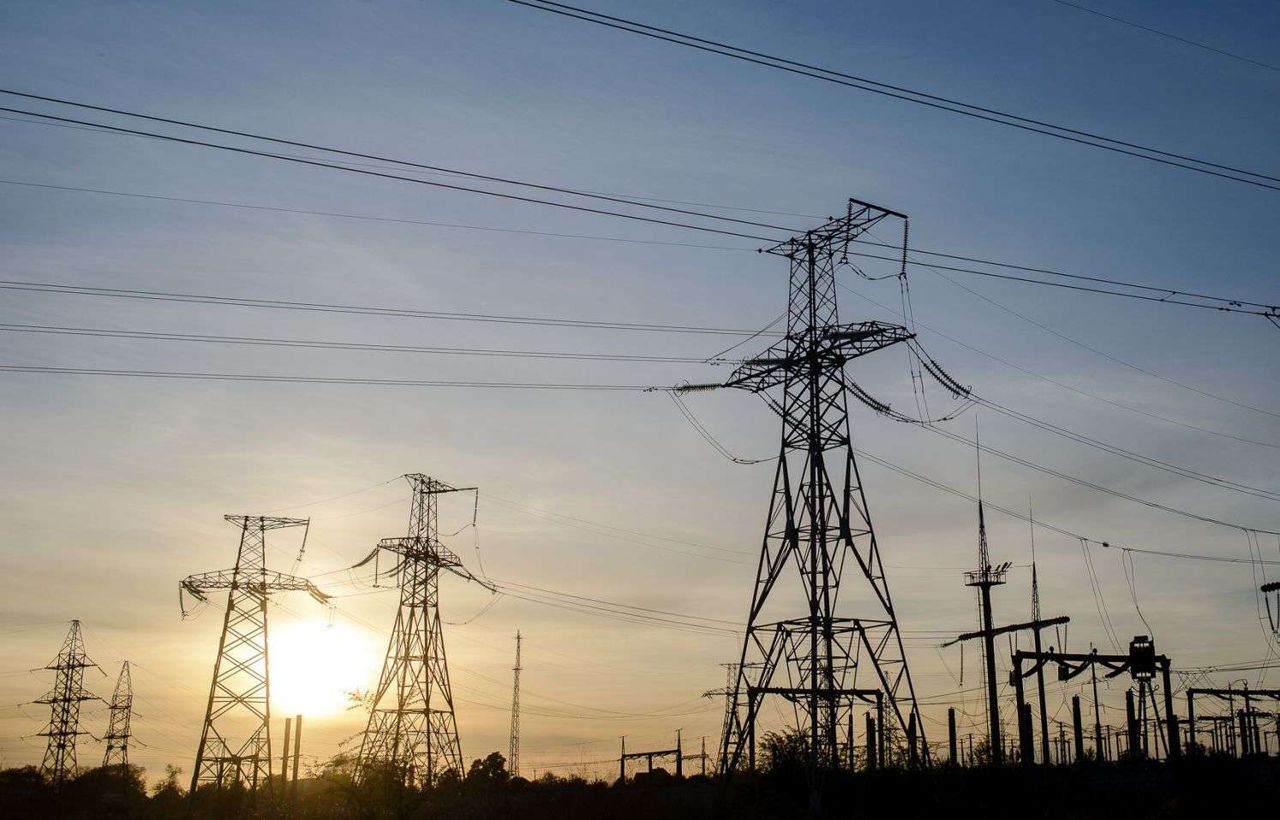 Mai mult de jumătate din consumul de energie electrică în februarie, acoperit de importuri.