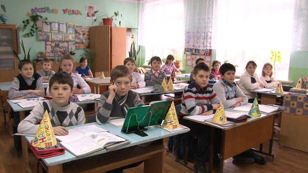 Кишиневские школы недостаточно освещены, парты не соответствуют росту школьников. Фото: novostipmr.com