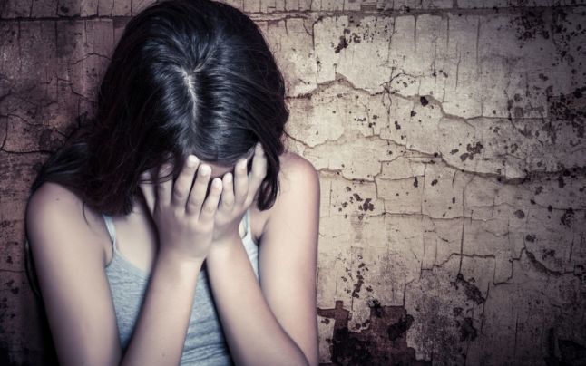 Copilă de 13 ani, violată de un alt minor în vârstă de 16 ani.