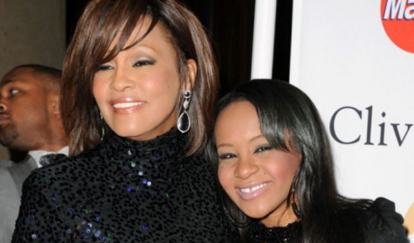 Fiica regretatei interprete americane, Whitney Houston se află în comă.
