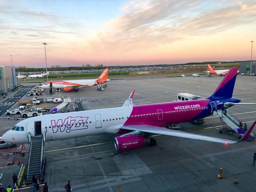 Wizz Air снизит частоту полетов в некоторые пункты назначения из-за коронавируса.