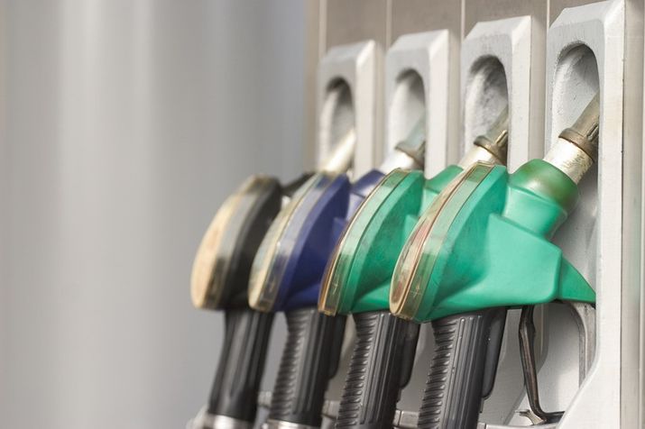 Нефтяники объясняют это снижением цены на топливо на мировом рынке.