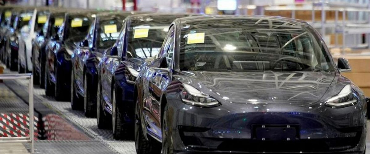 Tesla продала за 2021 год более 936 тысяч электрокаров.