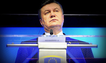 Moscova presează de mai mulţi ani Ucraina să renunţe la orientarea pro­-euro­peană şi să se integreze în Uniunea Va­mală formată până în prezent de Rusia, Kazahstan şi Belarus.