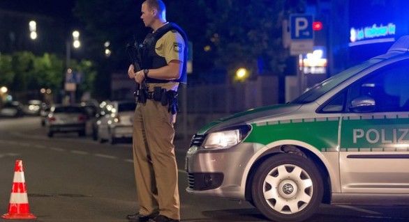 Un refugiat sirian, suferind de tulburări psihiatrice, a murit duminică seara în explozia pe care a provocat-o în apropierea unui festival de muzică în sudul Germaniei.
