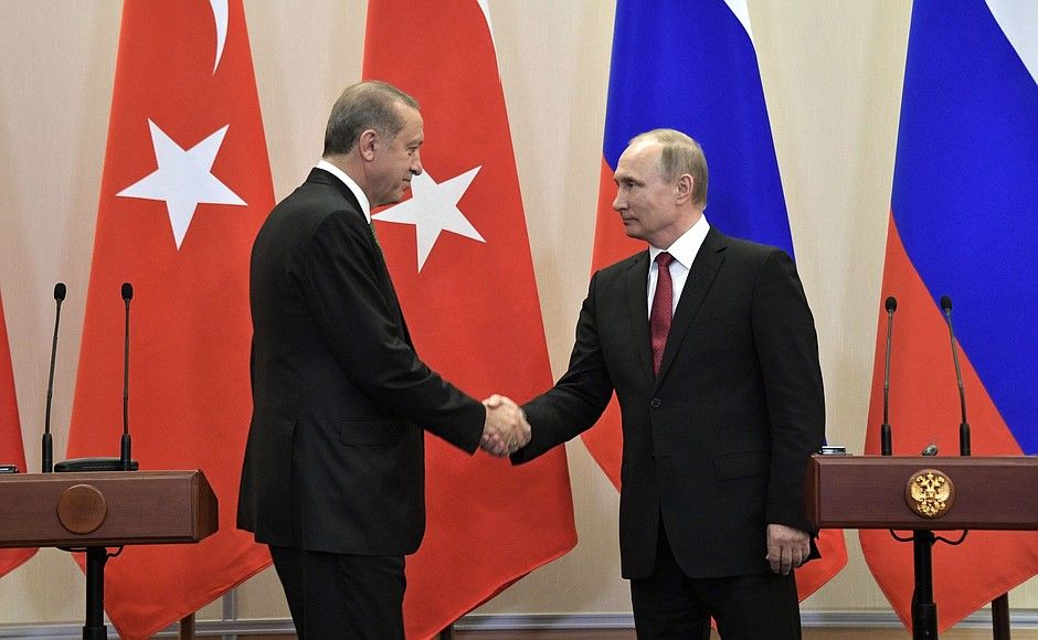 Путин и Эрдоган договорились о прекращении огня в Идлибе.
