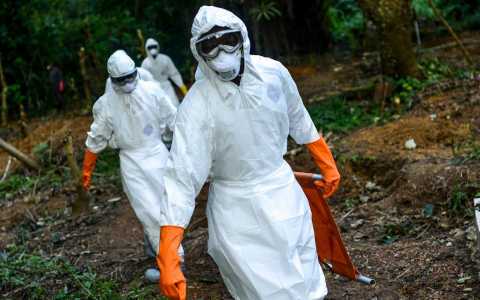 Вирус уже унес жизни 1 тысячи 552 человек. Фото: aljazeera.com.