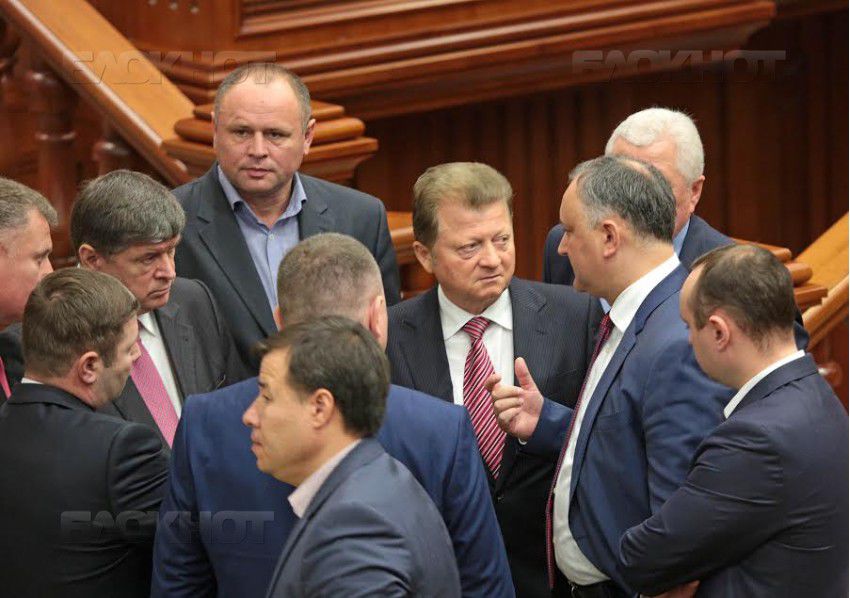 Канду не поставил на голосование за включение в повестку проекты решений ПСРМ.