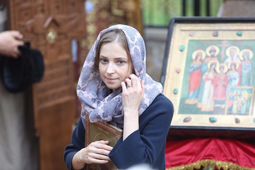 Автор также отметил, что "канонизация Натальи Поклонской поможет ей усилить борьбу над чёрными силами зла".