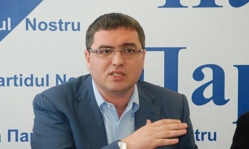 Sute de oameni riscă să rămână fără lucru din cauza unui moft al lui Renato Usatîi. Foto: ru.sputnik.md
