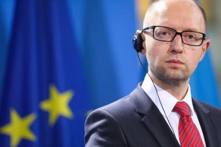 Яценюк отметил, что существуют два варианта относительно цен на газ для Украины.