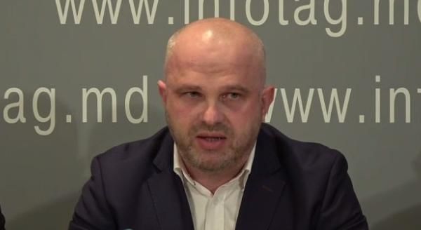 Адвокат заявил, что подвергается давлению с тех пор, как согласился защищать Платона.
