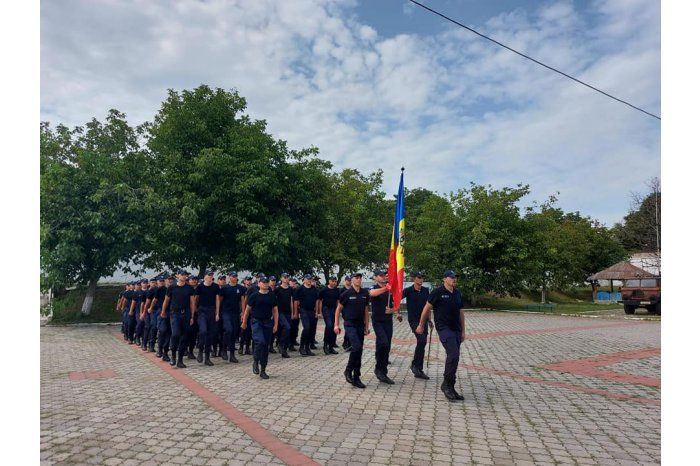 Пограничная полиция начала подготовку к параду.