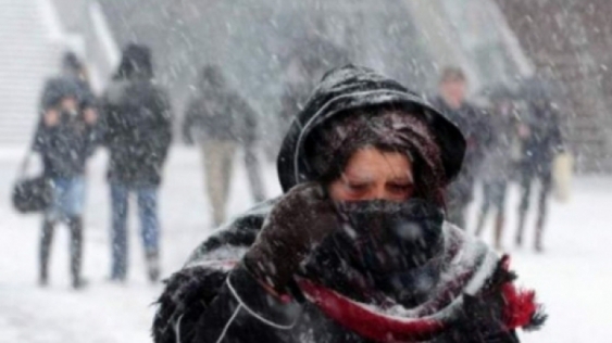 Codul galben de ploi puternice se va menţine şi pe durata zilei de astăzi până la ora 21:00.