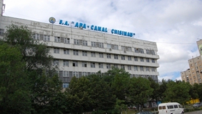 По словам представителей Apa-canal, впервые им пришлось прибегнуть к конфискации имущества в счет задолженностей частной фирмы.