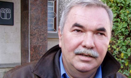Чиботару сказал, что "премьеру придется принять решение, отражающее позицию правящего Альянс, даже если она не совпадает с его мнением". 