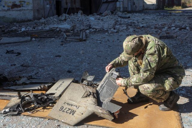 В Хмельницкой области из-за падения обломков дронов пострадали 16 человек.