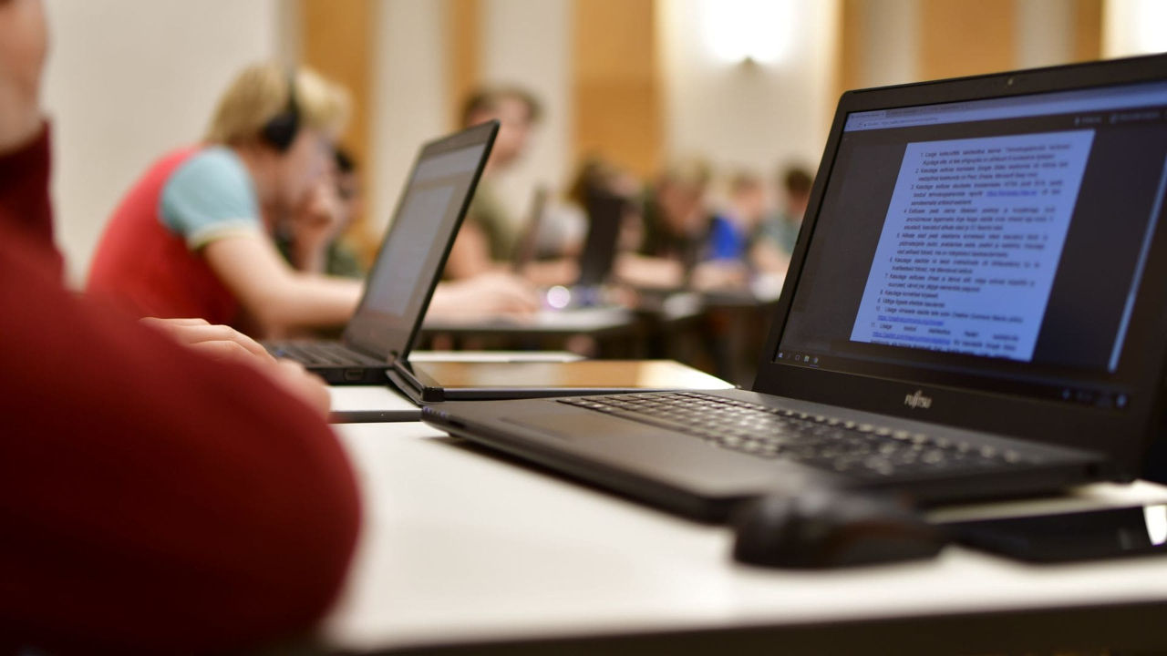 Moldova se pregătește să digitalizeze examenele naționale după modelul estonian.