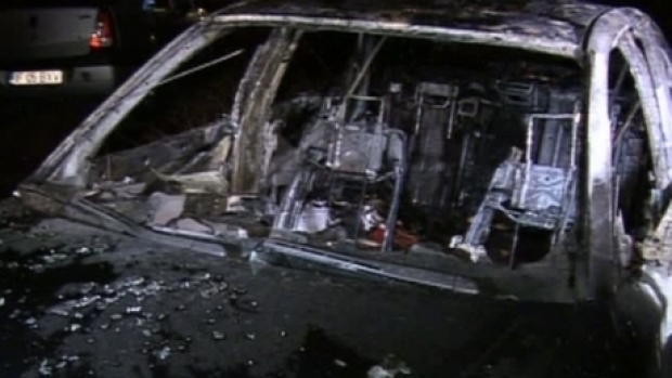 O mașină a poliției din raionul Florești de model „Vaz 2107” a fost incendiată azi-dimineață chiar în fața Inspectoratului de Poliție din raion.