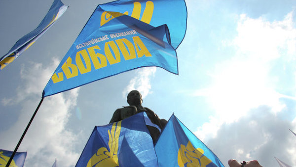 Националистическая партия "Свобода" заявляет о согласии вече в украинской Виннице направить их представителя Алексея Фурмана на пост главы области.