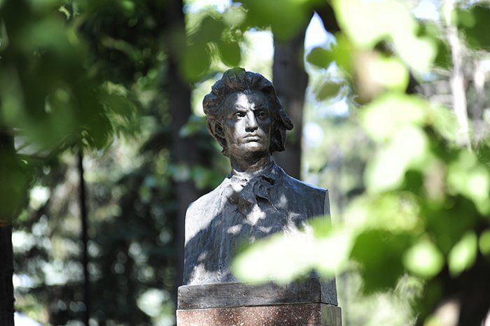 В стране почтили память Михая Еминеску.