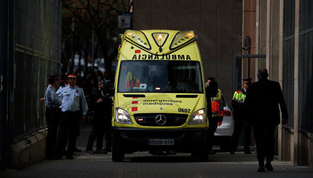 Более 20 человек получили травмы в ходе акций протеста в Барселоне. Фото: AP Photo