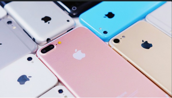 Цена на iPhone 7 и 7 Plus варьируется от 1500 до 1800 евро, в зависимости от комплектации.