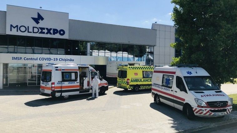Количество госпитализированных в Центр COVID-19 на Moldexpo растет.
