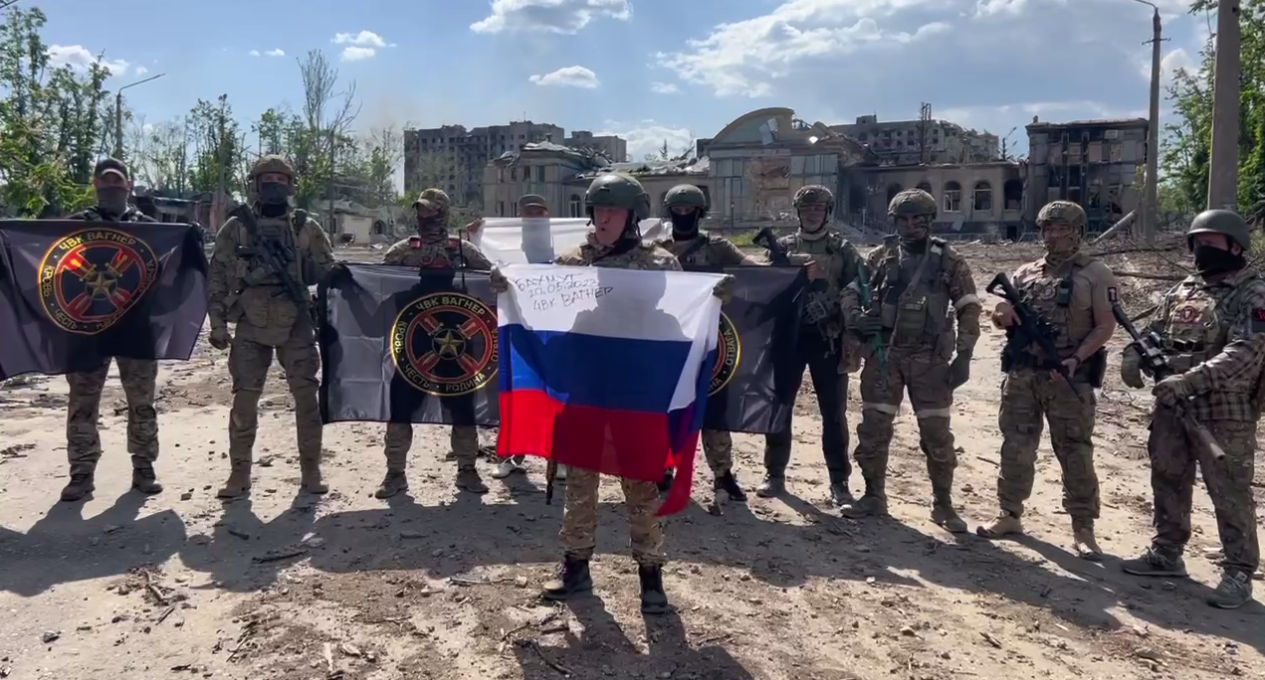 Пригожин заявил о полном взятии Бахмута.