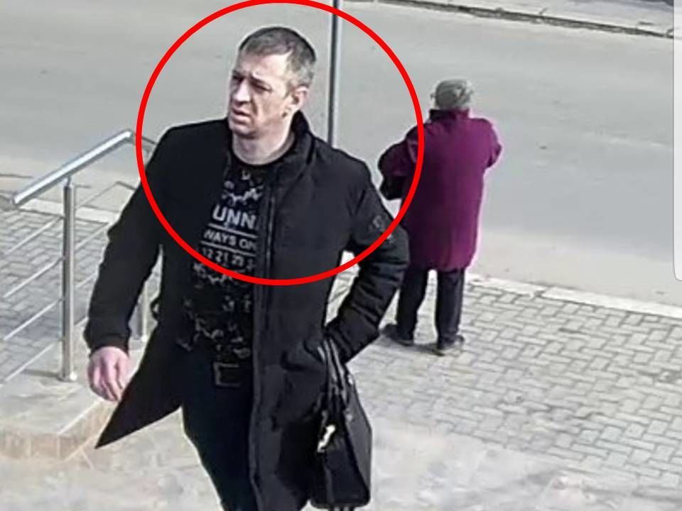 Полиция просит граждан, узнавших мужчину с фото, позвонить по номеру 079707171.