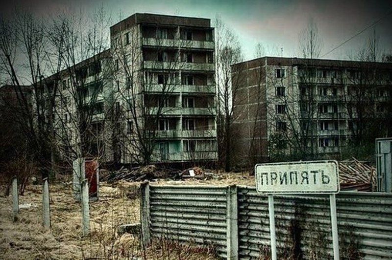 Порошенко также объявил 2016 год годом чествования ликвидаторов аварии и памяти ее жертв.