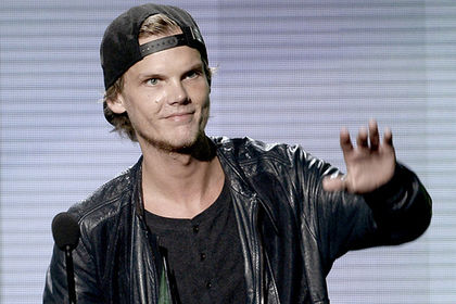 Полиция исключила версию о насильственной смерти диджея Avicii.