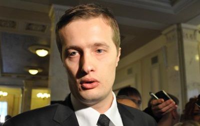 Согласно декларации, Алексей Порошенко в 2015 году получал только заработную плату.