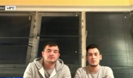 Doi moldoveni, care au vrut să câştige un ban peste hotare, au rămas fără bani şi loc de muncă. 