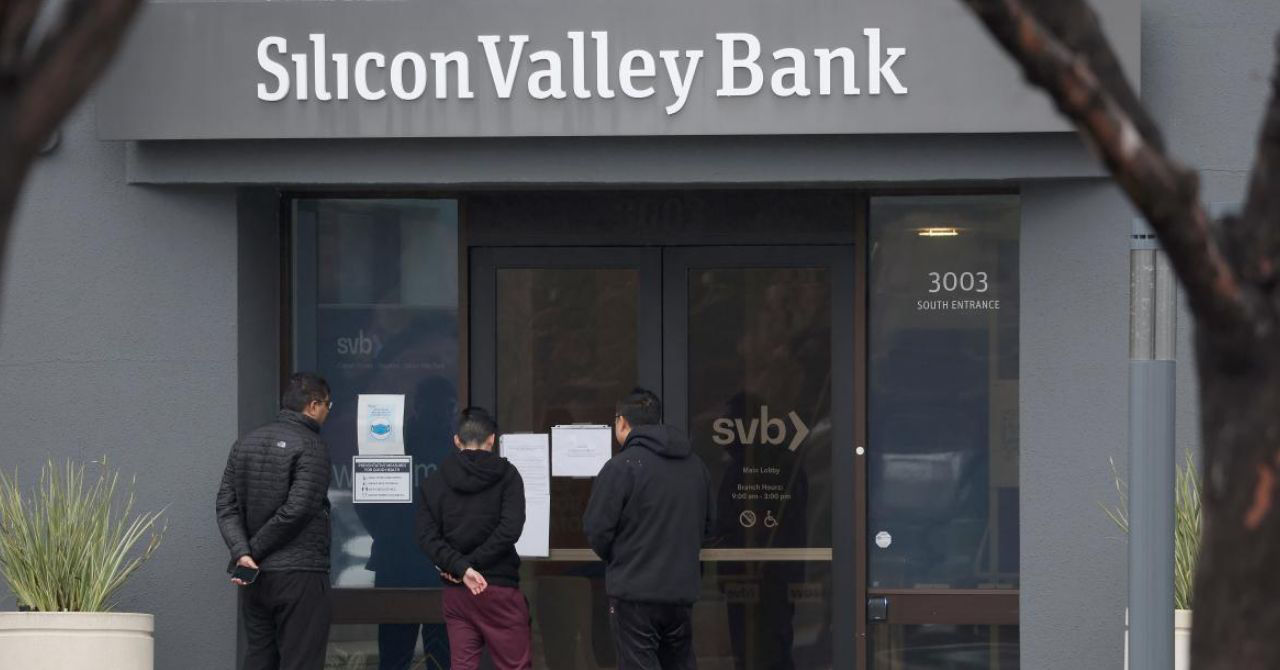 Один из крупнейших в США банков Silicon Valley обанкротился.