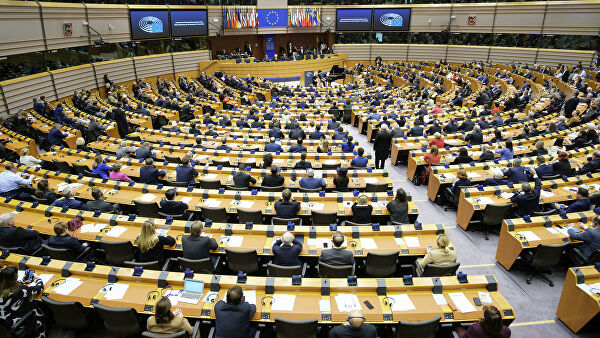 Европарламент призвал страны ЕС не медлить с санкциями против Белоруссии.