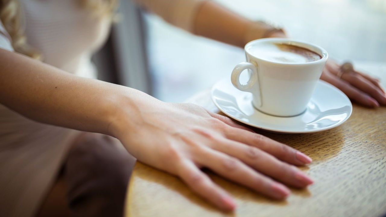 Studiu: Renunțarea la cafea timp de două săptămâni poate îmbunătăți somnul și memoria.