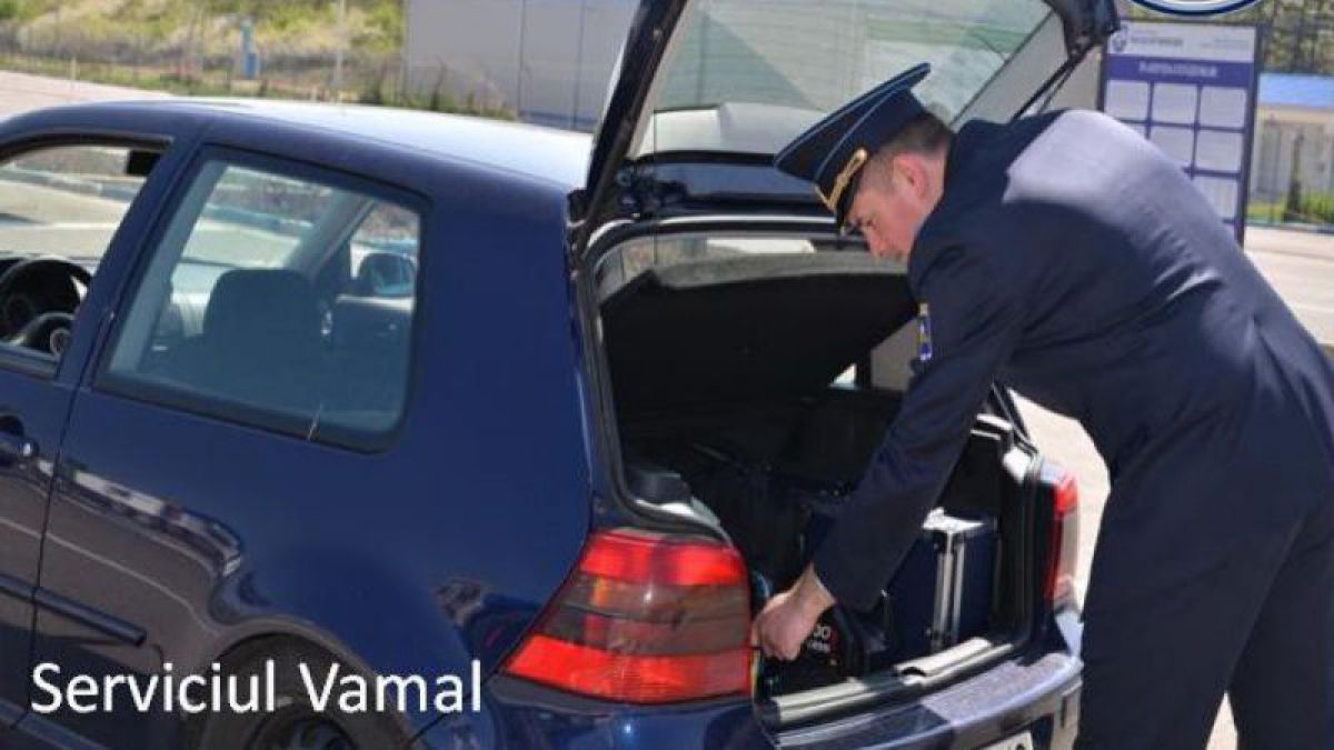 Două tentative de transportare ilicită peste frontiera vamală a unor loturi de piese auto uzate au fost anihilate la postul vamal Leușeni. Foto: customs.gov.md