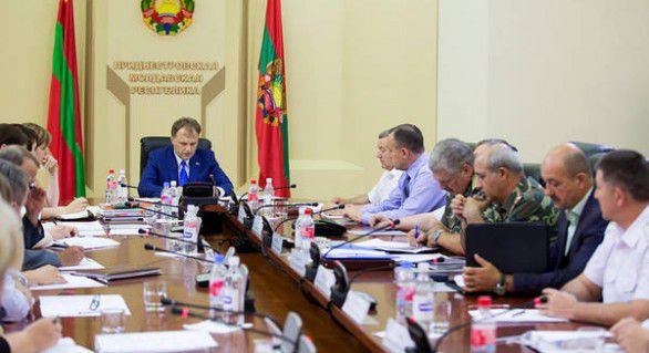 Șevciuk și-a exprimat îngrijorarea în legătură cu faptul că „republica trece printr-o perioadă dificilă marcată de probleme economice și presiuni informaționale din partea statelor vecine”.