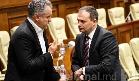 Им принадлежат 80-85% СМИ, они захватили прокуратуру, НЦБК, ЦИК, КСТР.