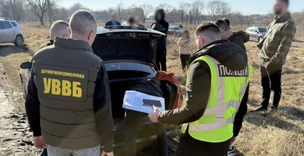 На Днестре задержали организаторов «переправы»: гидрокостюм и 2000 долларов.