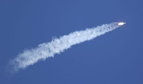SpaceX a lansat cu succes un satelit de comunicaţii sud-coreean. 